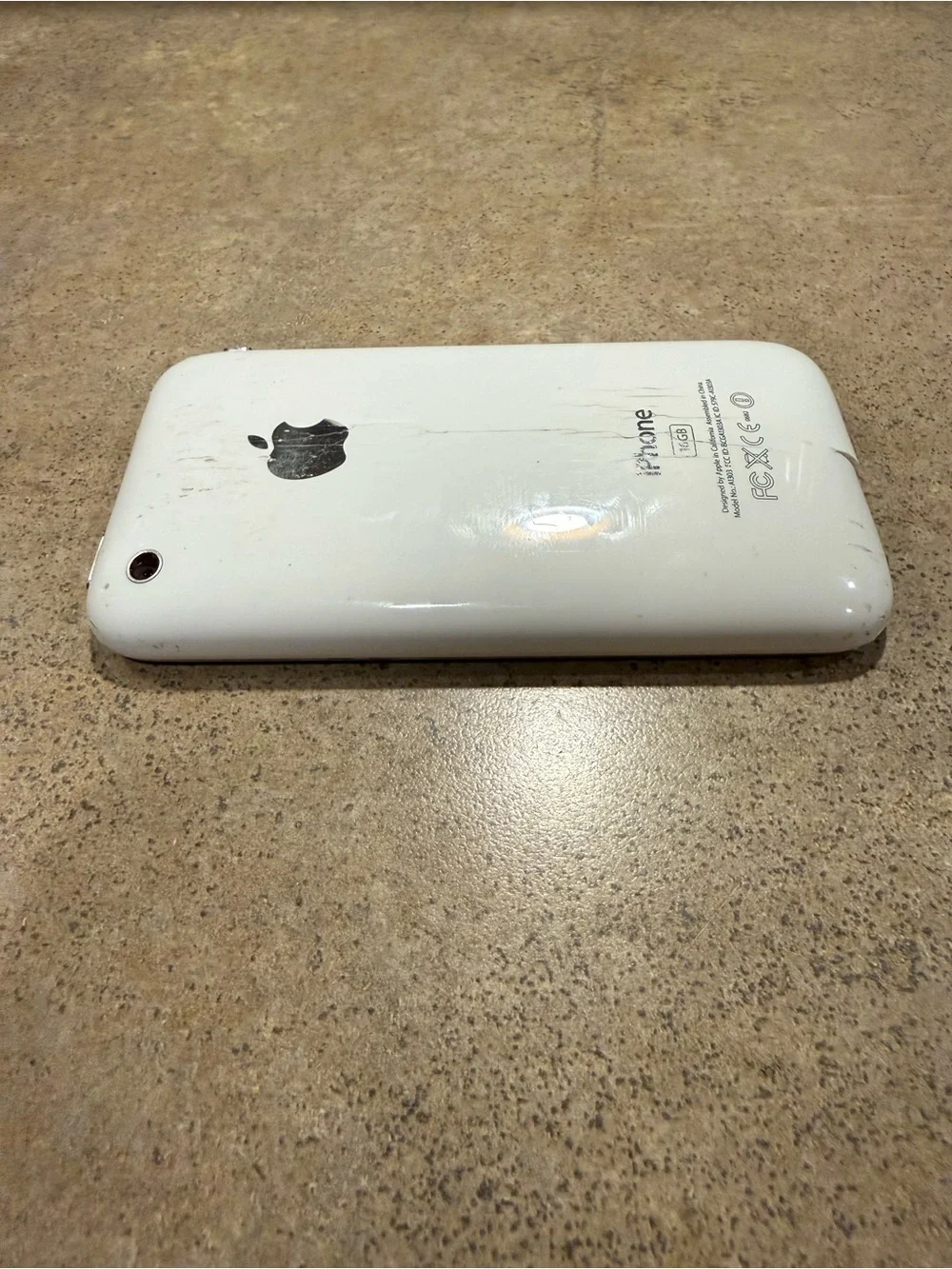 *FOR PARTS / REPAIR* Apple iPhone 3GS A1303 MC137LL/A White 16 GB w/ USB Cable